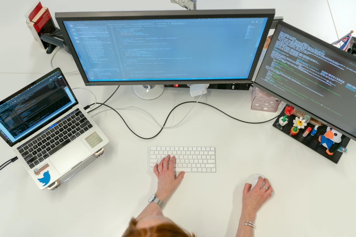 Exploring the Benefits of Learning Java and Python Online