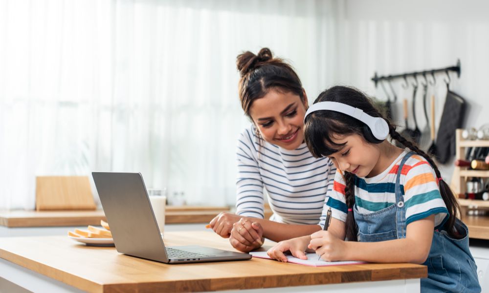 6 Differences Between Online and In-Person Precalculus Tutoring